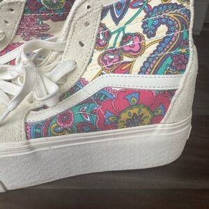 Vans women’s paisley high top platforms size 8 1/2
